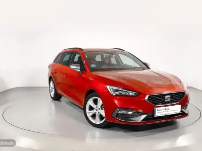 Usado Seat Leon FR 150 CV (110 kW) 2024 Rojo Familiar