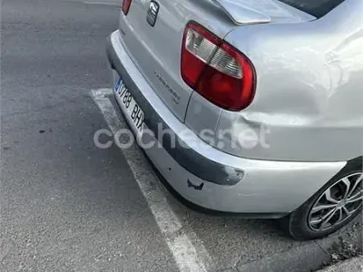Usado Seat Cordoba Stella 68 CV (50 kW) 2001 Gris / plata Berlina