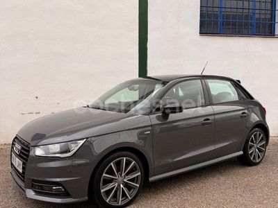 Gris / plata Usado 2015 Audi A1 Sportback Attraction Utilitario | 9800 € (Precio justo)