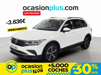 Käytetty VW Tiguan Life 245 HP (180 kW) 2022 Valkoinen Katumaasturi
