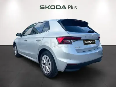 Usado Skoda Fabia Selection 95 CV (69 kW) 2025 Gris / plata Utilitario