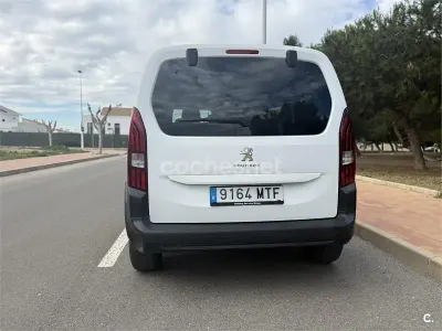 Usado Peugeot Rifter Allure 100 CV (73 kW) 2020 Blanco Monovolumen
