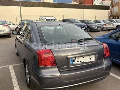 Usado Toyota Avensis Sol 129 CV (94 kW) 2005 Gris / plata Berlina