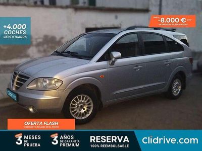 Usado Ssangyong (KGM) Rodius 165 CV (121 kW) 2007 Gris Monovolumen