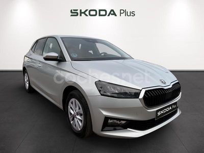 Gris plata Usado 2024 Skoda Fabia Selection Berlina | 16.990 € (Precio justo)