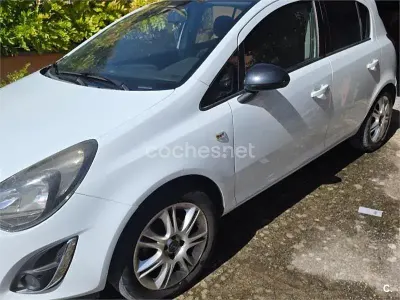 Usado Opel Corsa Color Edition 95 CV (69 kW) 2013 Blanco Utilitario