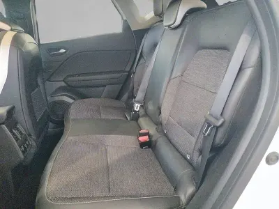 Usado Renault Captur Zen 90 CV (66 kW) 2021 Blanco SUV