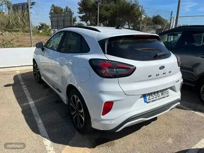 Usado Ford Puma ST-Line 125 CV (91 kW) 2023 Gris / plateado SUV