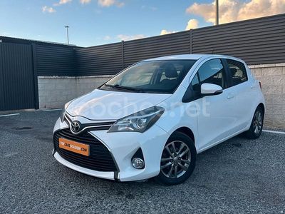 Usado Toyota Yaris Active 99 CV (72 kW) 2015 Blanco Berlina