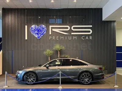 Usado Audi A8 S-Line 286 CV (210 kW) 2025 Gris / plata Berlina