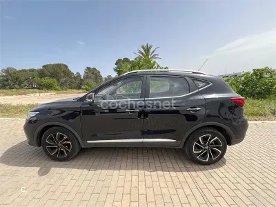 Usado MG ZS Luxury 106 CV (77 kW) 2023 Negro SUV