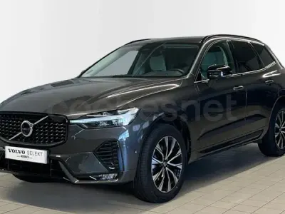 Usado Volvo XC60 Plus 250 CV (183 kW) 2025 Gris / plata SUV