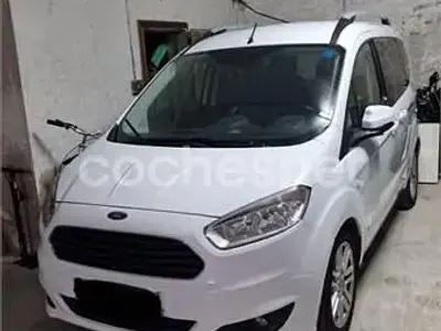 Usado Ford Tourneo Courier Titanium 100 CV (73 kW) 2017 Blanco Monovolumen