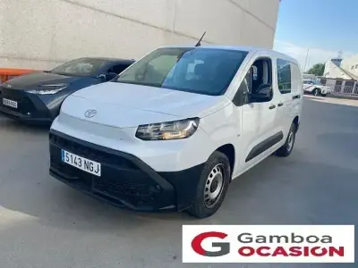 Usado Toyota Proace City City 100 CV (73 kW) 2025 Blanco Monovolumen