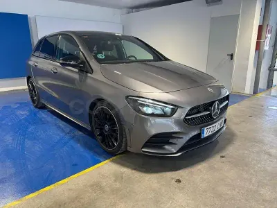 Usado Mercedes B200 150 CV (110 kW) 2021 Gris / plata Utilitario