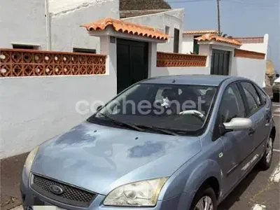 Usado Ford Focus Ambiente 90 CV (66 kW) 2007 Azul Berlina