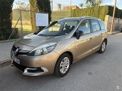 Usado Renault Grand Scénic III Dynamique 130 CV (95 kW) 2015 Gris / plata Monovolumen
