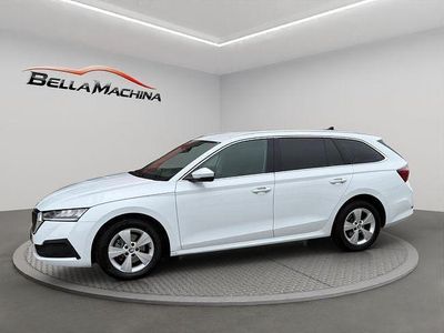 Usado Skoda Octavia 110 CV (80 kW) 2021 Blanco Familiar