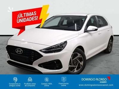 Usado Hyundai i30 101 CV (74 kW) 2025 Blanco Berlina