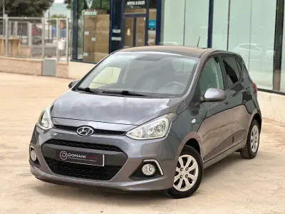 Usado Hyundai i10 67 CV (49 kW) 2017 Gris / plata Utilitario