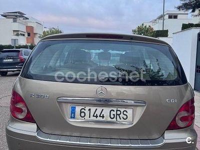 Beige Usado 2009 Mercedes R300 Monovolumen | 9800 €