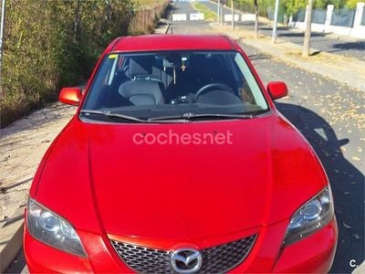 Rojo Usado 2005 Mazda 3 Active Berlina | 2000 € (Precio justo)