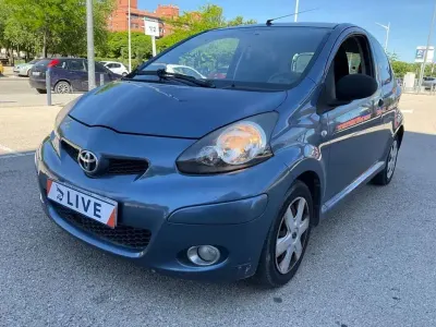 Usado Toyota Aygo Live 68 CV (50 kW) 2010 Utilitario