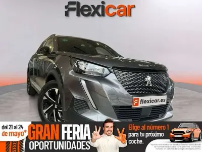Usado Peugeot 2008 Active 101 CV (74 kW) 2023 Gris SUV