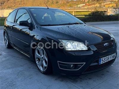 Usado Ford Focus ST 225 CV (165 kW) 2008 Negro Berlina