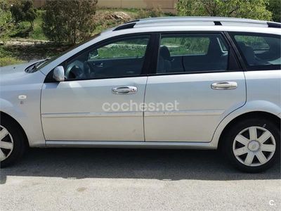 Gris / plata Usado 2004 Chevrolet Nubira SX Familiar | 2000 €