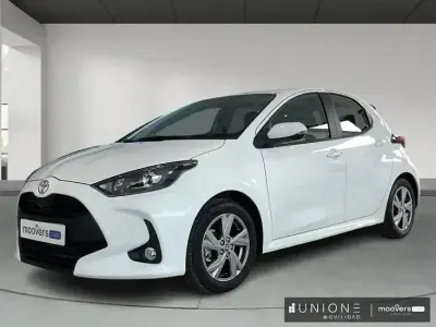 Usado Toyota Yaris Active 116 CV (85 kW) 2025 Blanco Utilitario