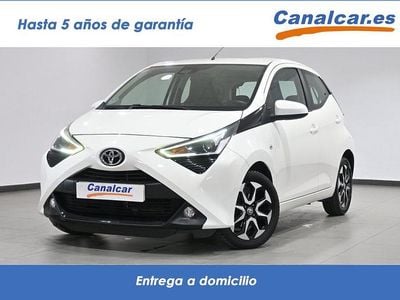 Begagnad Toyota Aygo X-play 72 HK (52 kW) 2019 Vit Halvkombi