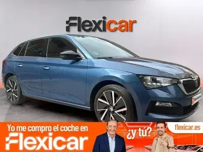 Usado Skoda Scala Sport 110 CV (80 kW) 2022 Azul Utilitario