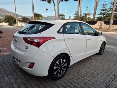 Usado Hyundai i30 110 CV (80 kW) 2013 Blanco Utilitario