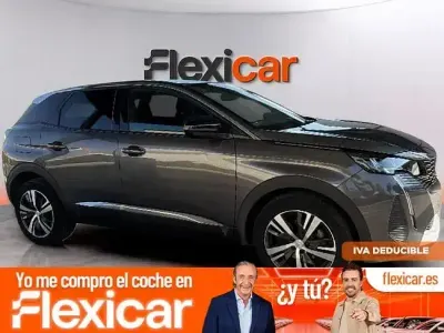 Usado Peugeot 3008 Allure 130 CV (95 kW) 2024 Gris SUV