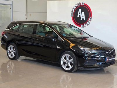 Usado Opel Astra Business 130 CV (95 kW) 2021 Negro Familiar