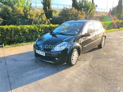 Negro Usado 2006 Renault Clio II Dynamique Berlina | 3600 € (Precio justo)