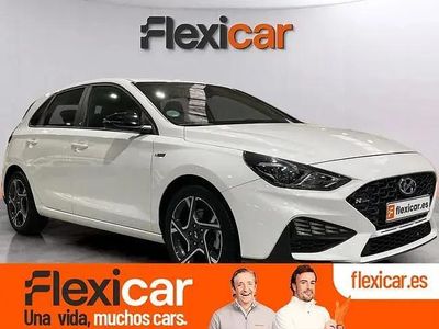 Begagnad Hyundai i30 N Line 120 HK (88 kW) 2022 Vit Sedan