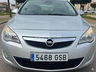 Gris / plata Usado 2009 Opel Astra Cosmo Berlina | 5000 € (Caro)