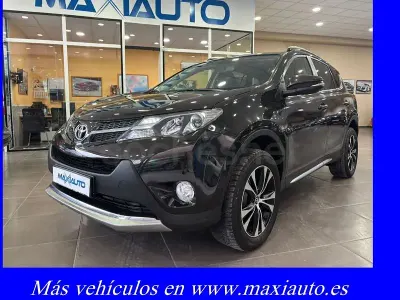 Käytetty Toyota RAV4 Executive 150 HP (110 kW) 2015 Musta Katumaasturi