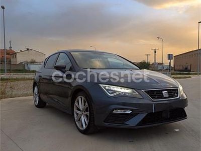Usado Seat Leon FR 150 CV (110 kW) 2019 Gris / plata Berlina