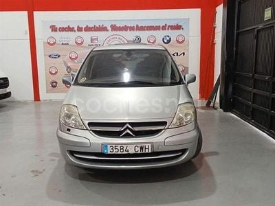 Gris / plata Usado 2004 Citroën C8 Monovolumen | 3930 €