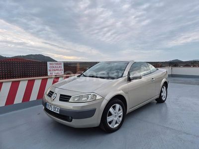 Usado Renault Mégane Cabriolet Dynamique 115 CV (84 kW) 2004 Beige Descapotable
