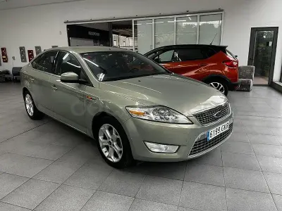 Usado Ford Mondeo Titanium 140 CV (102 kW) 2009 Gris / plata Berlina