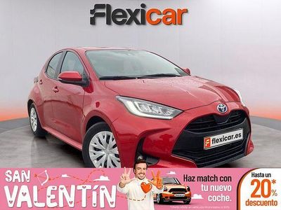 Usado Toyota Yaris Hybrid Active 116 CV (85 kW) 2023 Rojo Berlina