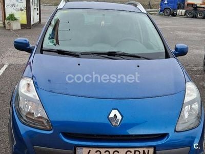 Usado Renault Clio GrandTour Dynamique 85 CV (62 kW) 2009 Azul Familiar