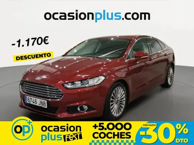 Usado Ford Mondeo Titanium 240 CV (176 kW) 2016 Rojo Berlina