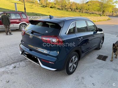 Usado Kia Niro 141 CV (103 kW) 2018 Azul SUV