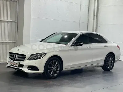 Käytetty Mercedes C220 Avantgarde 170 HP (125 kW) 2015 Sininen Sedan