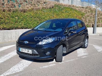 Usado Ford Fiesta Trend 90 CV (66 kW) 2009 Negro Utilitario